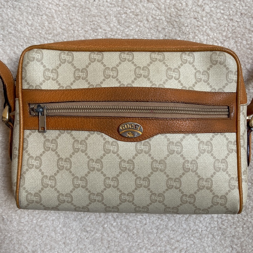 FIRM Vintage Gucci Plus Crossbody Bag